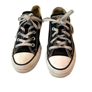 Converse All Stars black and white size 6